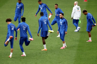France's Barcola expecting physical Paraguay clash at World Cup