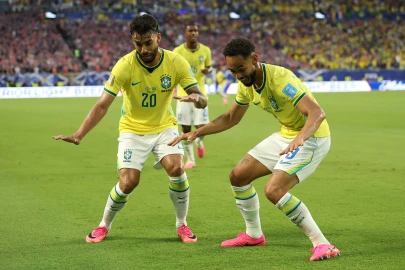 Brazil advance at World Cup, history for South Africa, Canada, Bosnia