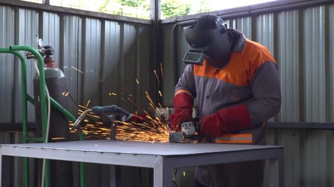 Kenyan youth turn to vocational skills as white-collar jobs shrink