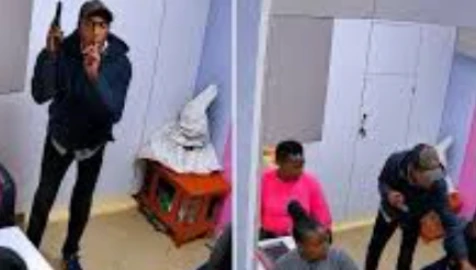 Gunmen storm Kayole salon, rob women's chama of Ksh.50,000