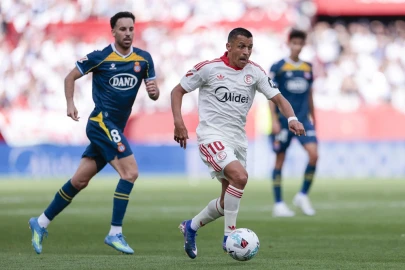 Chilean veteran Sanchez signs with MLS club Montreal