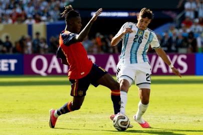 Roma signs Argentina's Molina from Atletico Madrid