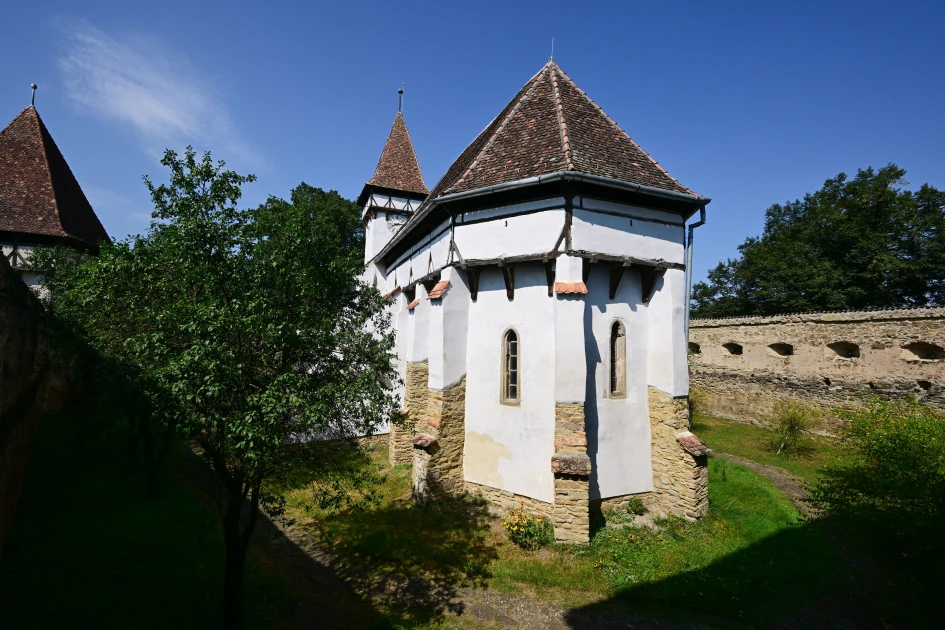 Transylvania's fortified churches face fragile future