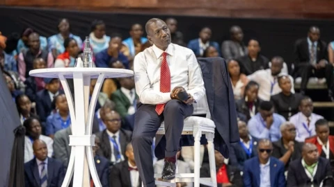 Ruto gives gov't officials one week to resolve health workers’ salary arrears