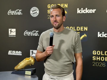 Golden Shoe winner Kane hopes for Ballon d'Or after 'best season ever'
