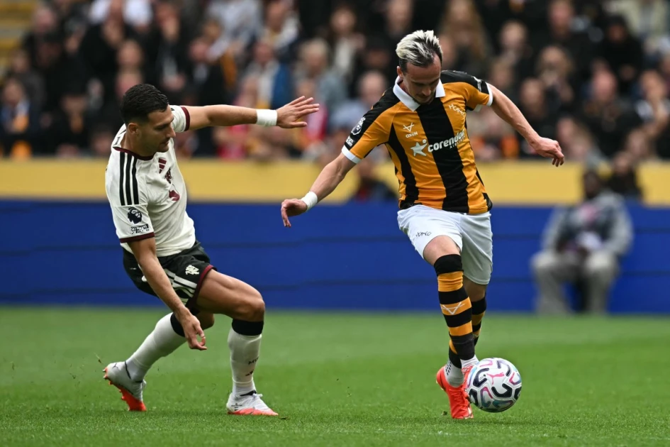 Man Utd humiliated by Hull in dismal start to Premier League season