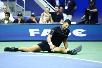 Poorly Djokovic crashes out of US Open first round