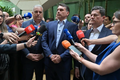 Brazil's Flavio Bolsonaro cleared after AI video of father backing election bid