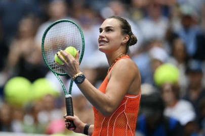 Top seed Sabalenka powers into US Open fourth round