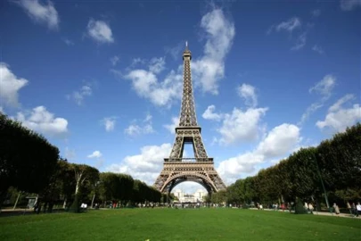 Eiffel Tower closed in row over women removed for Hindu group