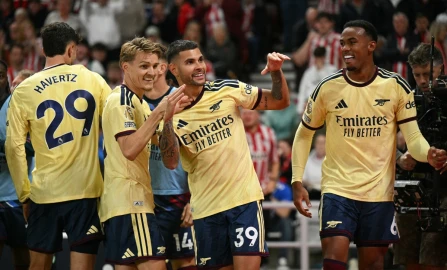Arsenal extend perfect league start as Chelsea, Liverpool held