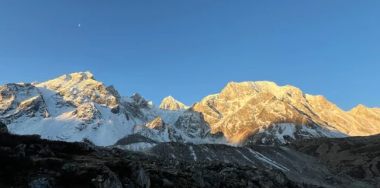 Two Kenyans prepare for Mt. Manaslu summit in Nepal
