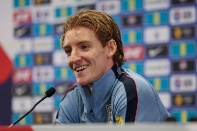 England cannot imitate Spain's success, says Gordon