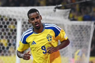 Isak returns to Liverpool after injury scare