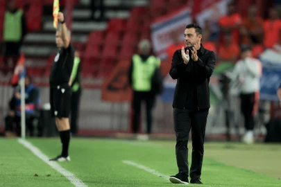 Xavi gets first win as Netherlands boss, Denmark beat Wales