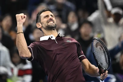 Djokovic survives China Open scare against wildcard world no. 104