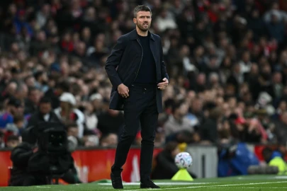 Man Utd teetering towards crisis as Man City cloud hangs over Premier League