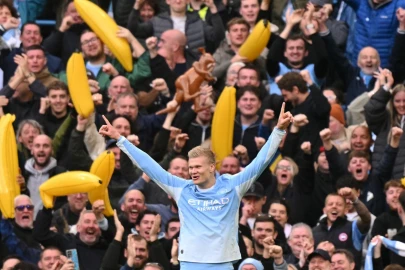 Haaland stars in Man City win, Liverpool beat Brentford
