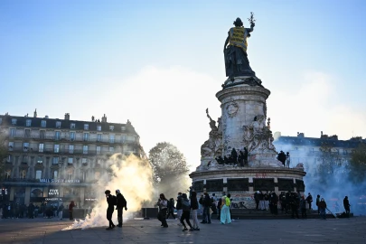 More than 1,800 arrested in France protests: interior minister