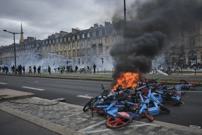 Toulouse v Troyes Ligue 1 game postponed as France gripped by unrest