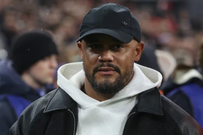 Bayern Munich coach Kompany in hospital after collapsing