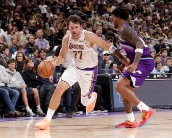 Doncic dominates for Lakers as James' Sixers fall to Pistons