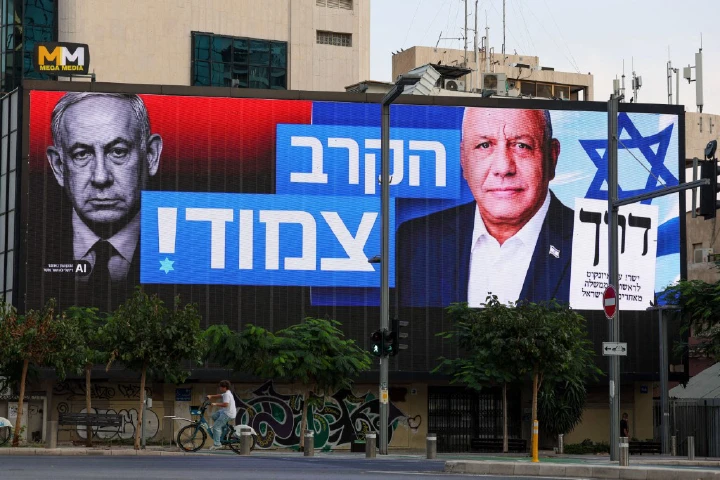 Netanyahu and rival each claim mandate after tight Israel election