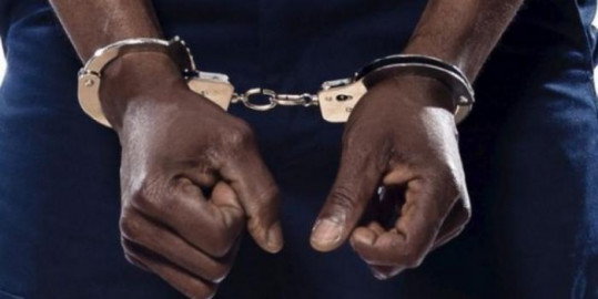 Police bust suspects repackaging subsidized gov't fertiliser, relief food  in Nairobi