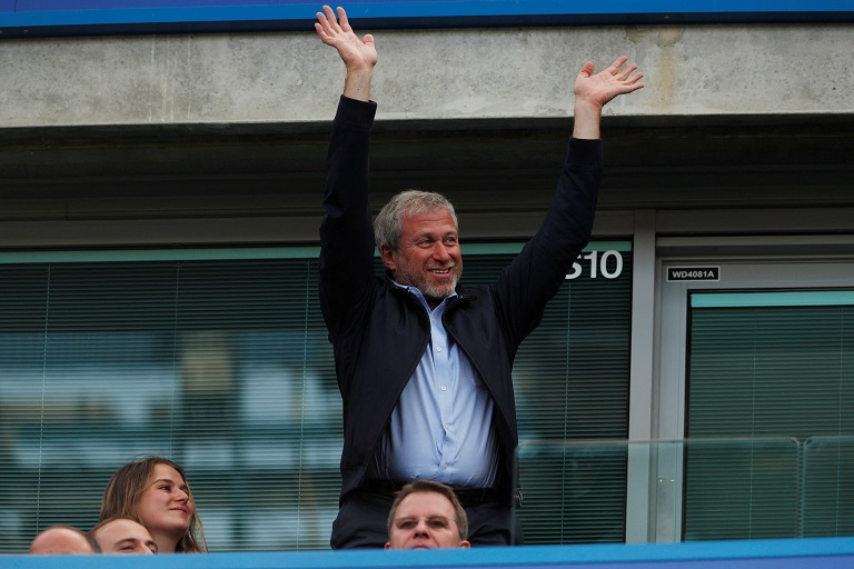 Russian billionaire Roman Abramovich gives up Chelsea, puts the club on sale