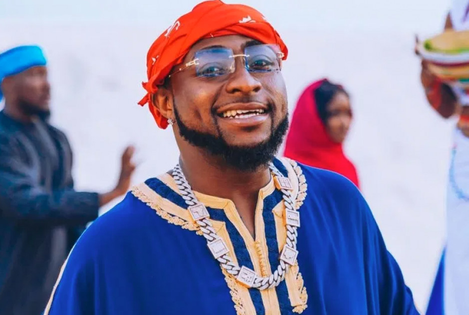 'Might give it all away,' Davido says of Ksh.38M he received from friends, fans as birthday gift