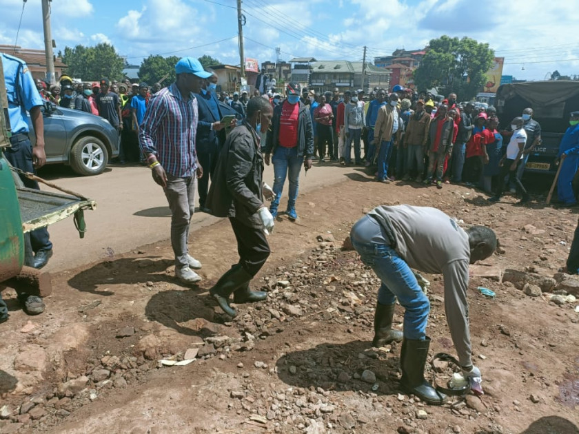 Ruaka: Two suspected robbers shot dead, one cop injured in  shootout