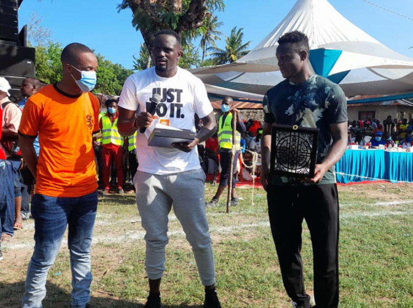 Mariga, Wanyama want former players to take charge of FKF