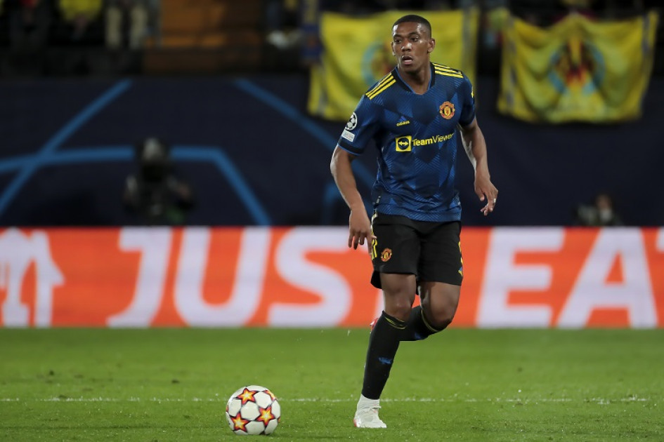 Manchester United's Martial out for 10 weeks