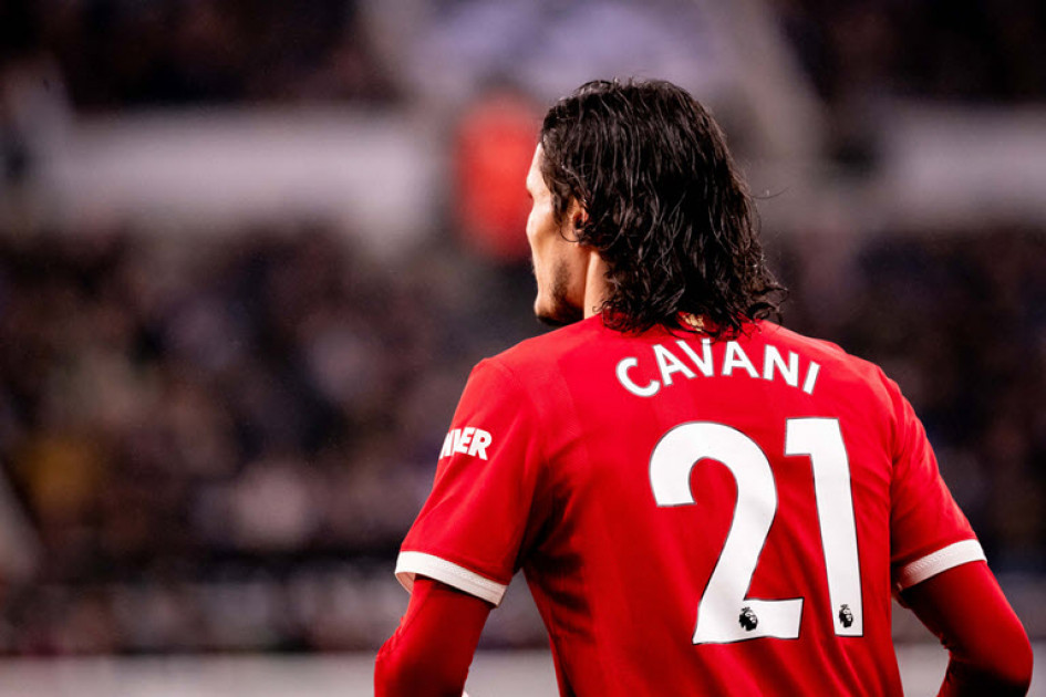 Edinson Cavani joins Spain's Valencia