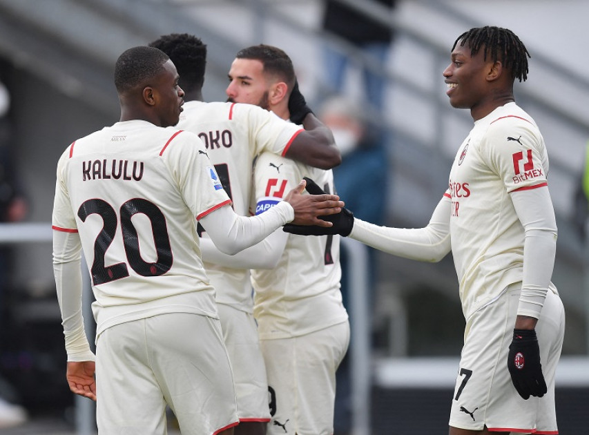 Hernandez double fires Milan to Serie A summit with win at Venezia Hernandez double fires Milan to Serie A summit with win at Venezia