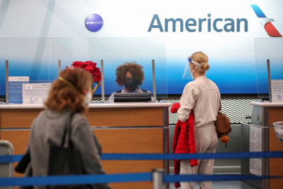 American Airlines cancels 1,400 flights due to staff shortages, bad weather